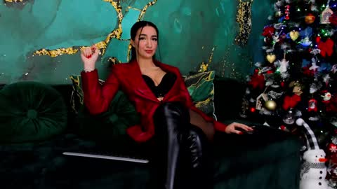 Miss online show from December 2024 06:49:02 PM