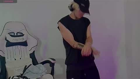 lord_moon_king online show from September 2025 01:50:01 AM