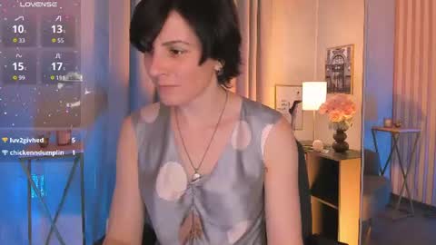 Snapshot of loren_daze chatting on June 2026 01:58:02 PM Loren online show from June 2026 01:58:02 PM