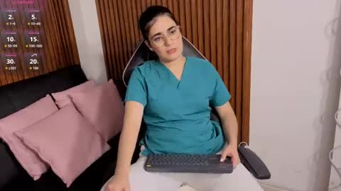 Snapshot of loren_tay chatting on June 2026 02:35:02 AM Loren online show from June 2026 02:35:02 AM