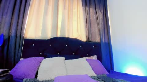 lesly lorena online show from April 2026 07:14:01 PM