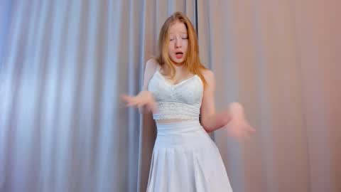 Snapshot of lorenpiyano chatting on December 2025 03:03:02 AM Lola online show from December 2025 03:03:02 AM