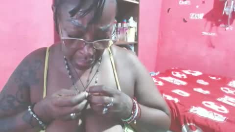Snapshot of loretybighot chatting on May 2026 11:59:02 AM loretybighot online show from May 2026 11:59:02 AM