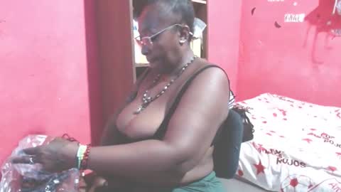 Snapshot of loretybighot chatting on May 2026 01:29:02 PM loretybighot online show from May 2026 01:29:02 PM