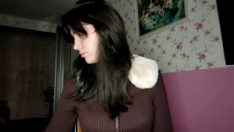 Snapshot of lorinepiro chatting on November 2025 03:44:01 PM Kira online show from November 2025 03:44:01 PM