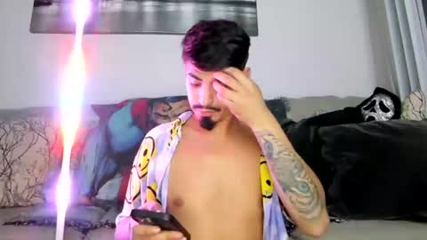 Snapshot of losrompecamera chatting on November 2025 08:04:02 AM LosRompeCamera online show from November 2025 08:04:02 AM