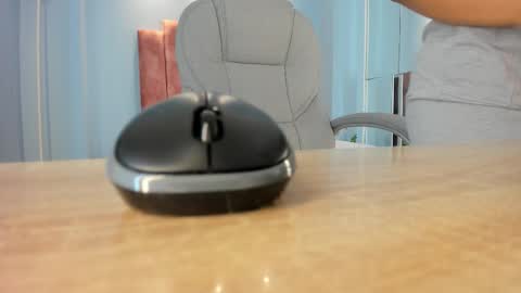 Snapshot of lou_rosse chatting on November 2025 08:30:02 PM Lou Rosse online show from November 2025 08:30:02 PM