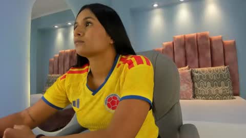 Snapshot of lou_rosse chatting on June 2026 07:04:02 PM Lou Rosse online show from June 2026 07:04:02 PM