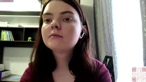Snapshot of loudeguise chatting on May 2026 09:05:02 AM Esma online show from May 2026 09:05:02 AM