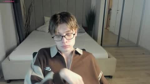 louie_evans online show from November 2025 03:56:02 PM