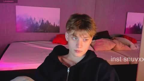 louie_evans online show from November 2025 03:51:01 PM