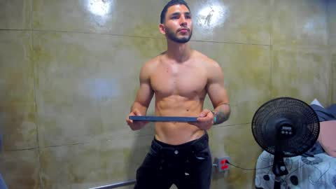 Louis online show from March 2025 10:20:02 PM