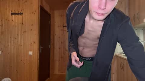 Snapshot of louis_preston chatting on February 2026 07:34:01 AM Mark online show from February 2026 07:34:01 AM