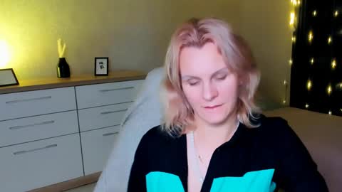 Louisa online show from December 2024 07:12:01 PM