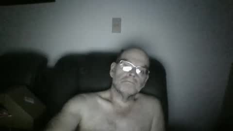 Snapshot of louism13 chatting on December 2024 04:31:01 AM louism13 online show from December 2024 04:31:01 AM