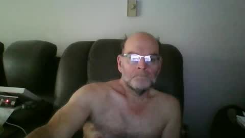 Snapshot of louism13 chatting on December 2024 01:02:02 PM louism13 online show from December 2024 01:02:02 PM