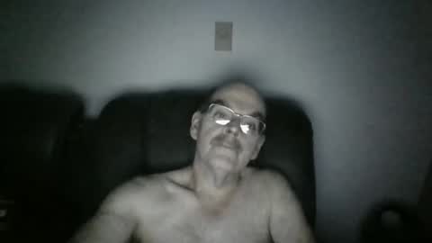 Snapshot of louism13 chatting on February 2025 04:42:02 AM louism13 online show from February 2025 04:42:02 AM