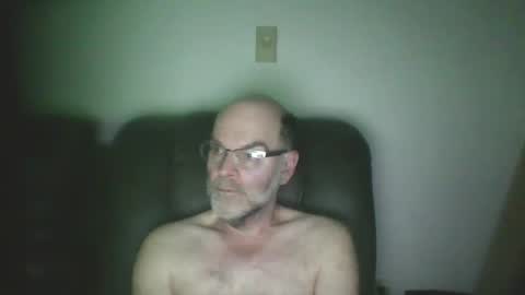 Snapshot of louism13 chatting on October 2025 03:32:02 AM louism13 online show from October 2025 03:32:02 AM