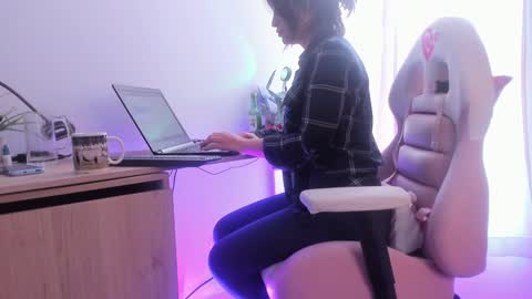 Lourrein Stoun   Independiente online show from December 2024 05:55:01 PM