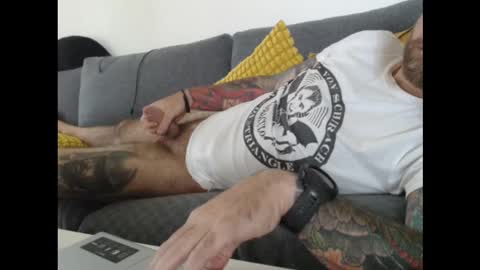 Snapshot of lovalova666 chatting on September 2025 09:22:02 AM Guapito online show from September 2025 09:22:02 AM