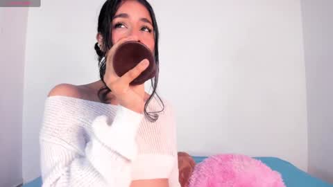 Snapshot of love_cameron chatting on December 2024 12:55:02 PM Cam online show from December 2024 12:55:02 PM