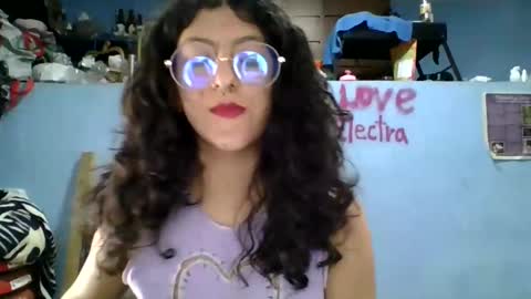 Snapshot of love_electra chatting on October 2025 06:41:02 PM love_electra online show from October 2025 06:41:02 PM