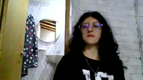Snapshot of love_electra chatting on October 2025 11:57:01 PM love_electra online show from October 2025 11:57:01 PM