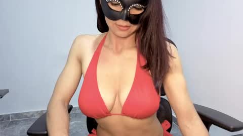 Snapshot of love_gatubela chatting on May 2026 08:16:02 PM Nina online show from May 2026 08:16:02 PM