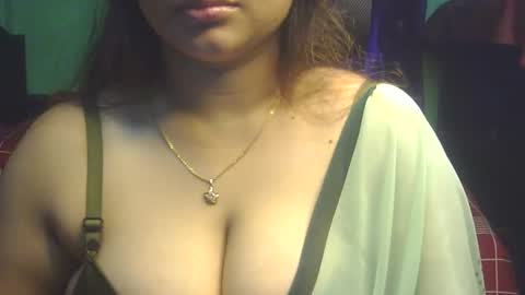 Luna online show from October 2025 09:34:02 PM