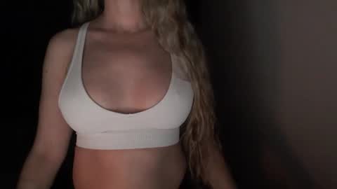 LoVe On  online show from March 2026 01:47:01 AM