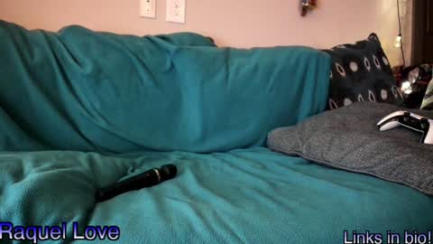 Snapshot of love_raquel_xo chatting on January 2025 06:13:02 AM Raquel Love online show from January 2025 06:13:02 AM