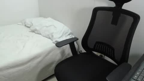 Snapshot of love_room_0206 chatting on January 2025 05:00:01 AM Andys and mary online show from January 2025 05:00:01 AM