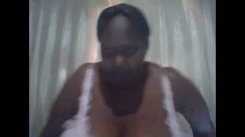 Snapshot of lovebigmelon chatting on December 2024 12:38:02 PM Lynn online show from December 2024 12:38:02 PM