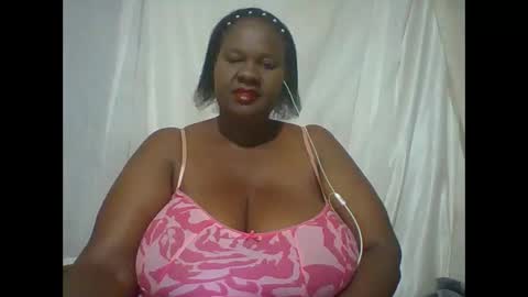 Snapshot of lovebigmelon chatting on November 2025 12:53:01 AM Lynn online show from November 2025 12:53:01 AM