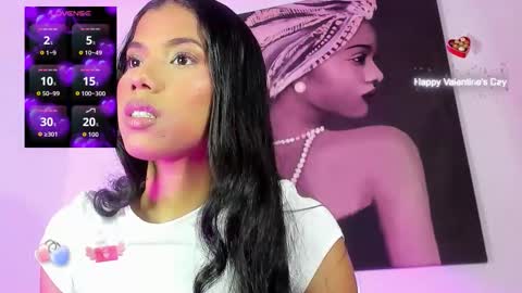 Luna  online show from November 2025 10:47:02 PM