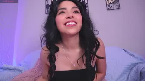 Snapshot of loveegirll chatting on April 2026 05:05:01 AM katalina online show from April 2026 05:05:01 AM