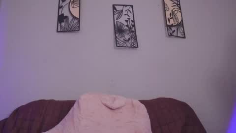 Snapshot of loveegirll chatting on May 2026 03:25:01 AM katalina online show from May 2026 03:25:01 AM