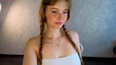 Snapshot of lovelly_molly chatting on May 2026 09:39:01 AM Molly online show from May 2026 09:39:01 AM