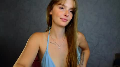 Snapshot of lovelly_molly chatting on July 2026 06:32:01 PM Molly online show from July 2026 06:32:01 PM