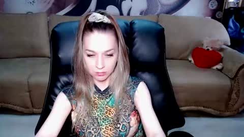 Snapshot of lovellymalina chatting on June 2026 08:57:01 AM private open online show from June 2026 08:57:01 AM