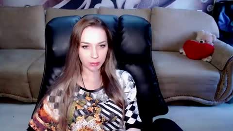 Snapshot of lovellymalina chatting on June 2026 09:39:02 AM private open online show from June 2026 09:39:02 AM
