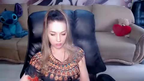 Snapshot of lovellymalina chatting on August 2026 12:15:02 PM private open online show from August 2026 12:15:02 PM