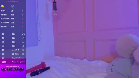 Emma online show from September 2025 01:05:01 PM