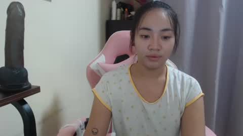 lovely_leah23 online show from November 2025 03:14:02 PM