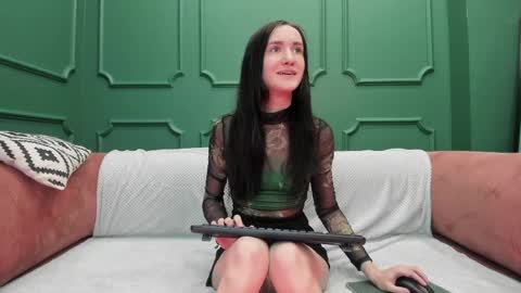 Snapshot of lovely_lo chatting on May 2026 01:41:01 PM lovely_lo online show from May 2026 01:41:01 PM