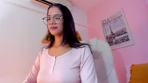Snapshot of lovely_oliviaa chatting on July 2026 07:18:01 PM Olivia online show from July 2026 07:18:01 PM