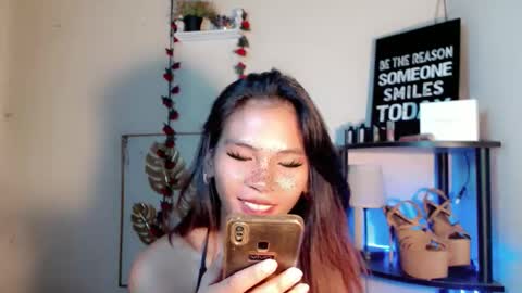 Snapshot of lovely_oliviax chatting on April 2026 01:10:02 PM KATE online show from April 2026 01:10:02 PM