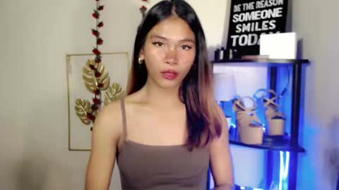 Snapshot of lovely_oliviax chatting on April 2026 05:03:01 PM KATE online show from April 2026 05:03:01 PM