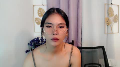 Snapshot of lovely_oliviax chatting on April 2026 03:50:02 PM KATE online show from April 2026 03:50:02 PM