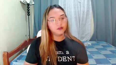 Snapshot of lovely_rica chatting on July 2026 04:25:02 PM lovely_rica online show from July 2026 04:25:02 PM